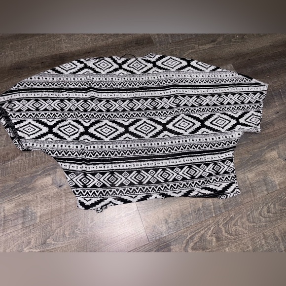 Tribal Open Front Dolman Cover Up By, BONGO
Medium - Picture 5 of 10